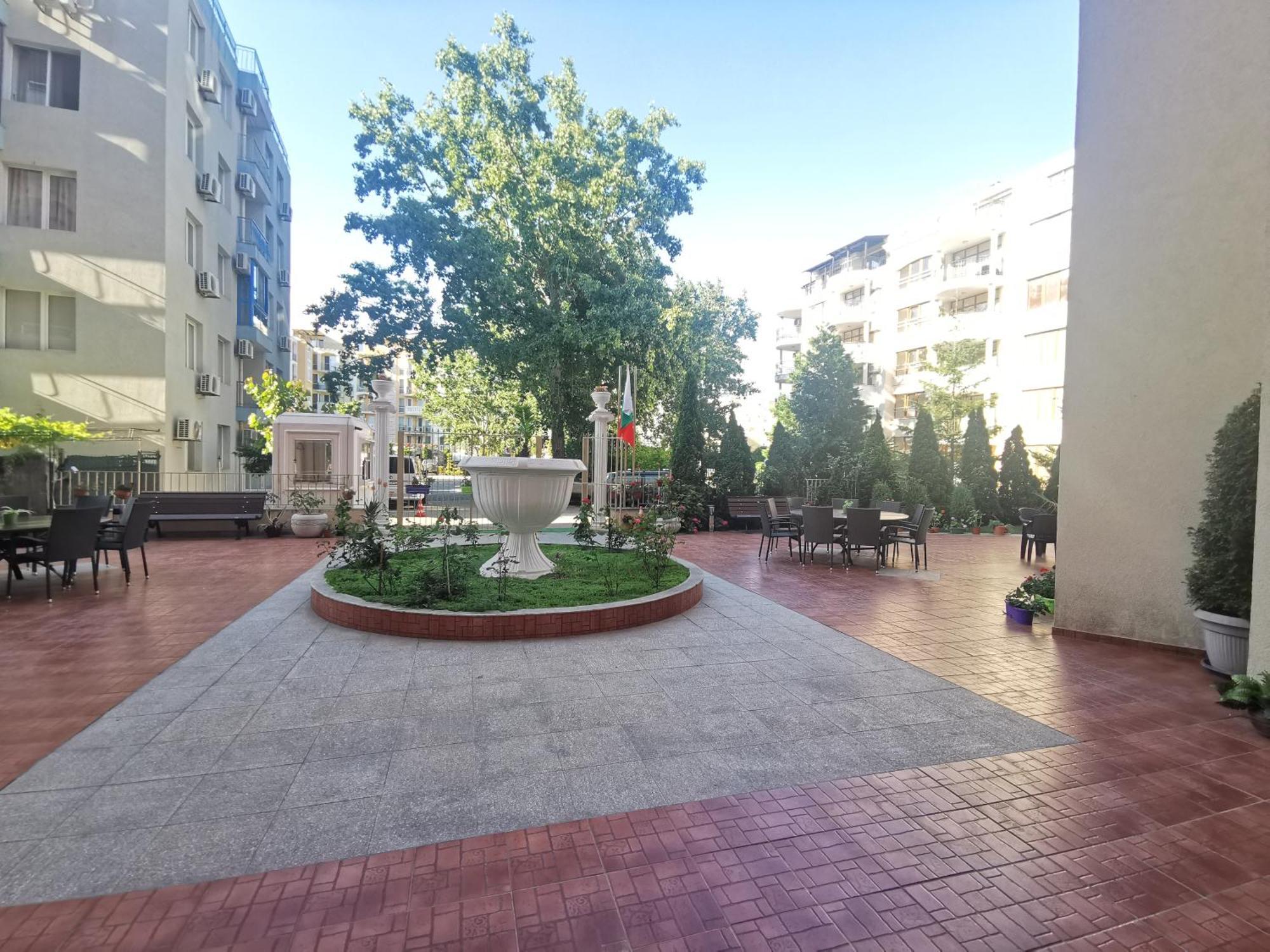 Rose Garden Omax Apartments Pantai Sunny Bagian luar foto