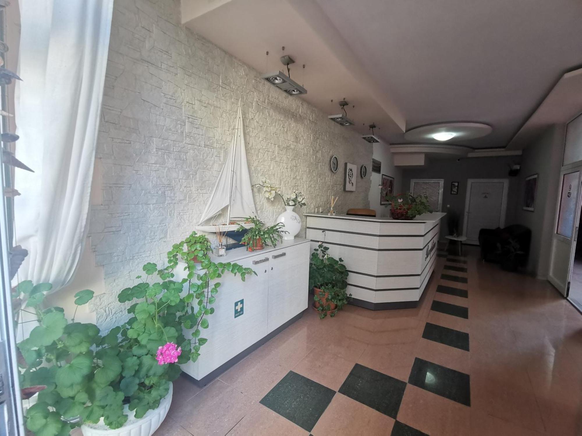 Rose Garden Omax Apartments Pantai Sunny Bagian luar foto