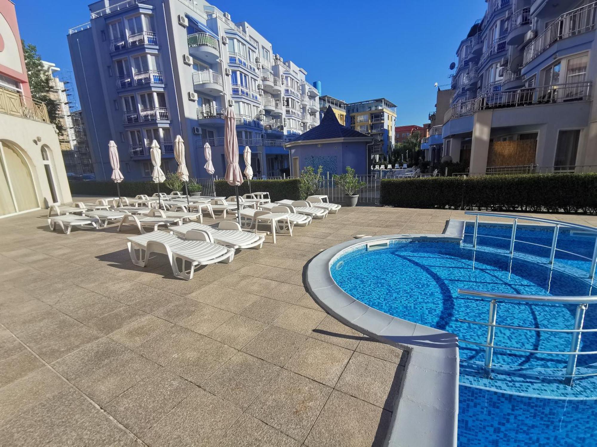 Rose Garden Omax Apartments Pantai Sunny Bagian luar foto