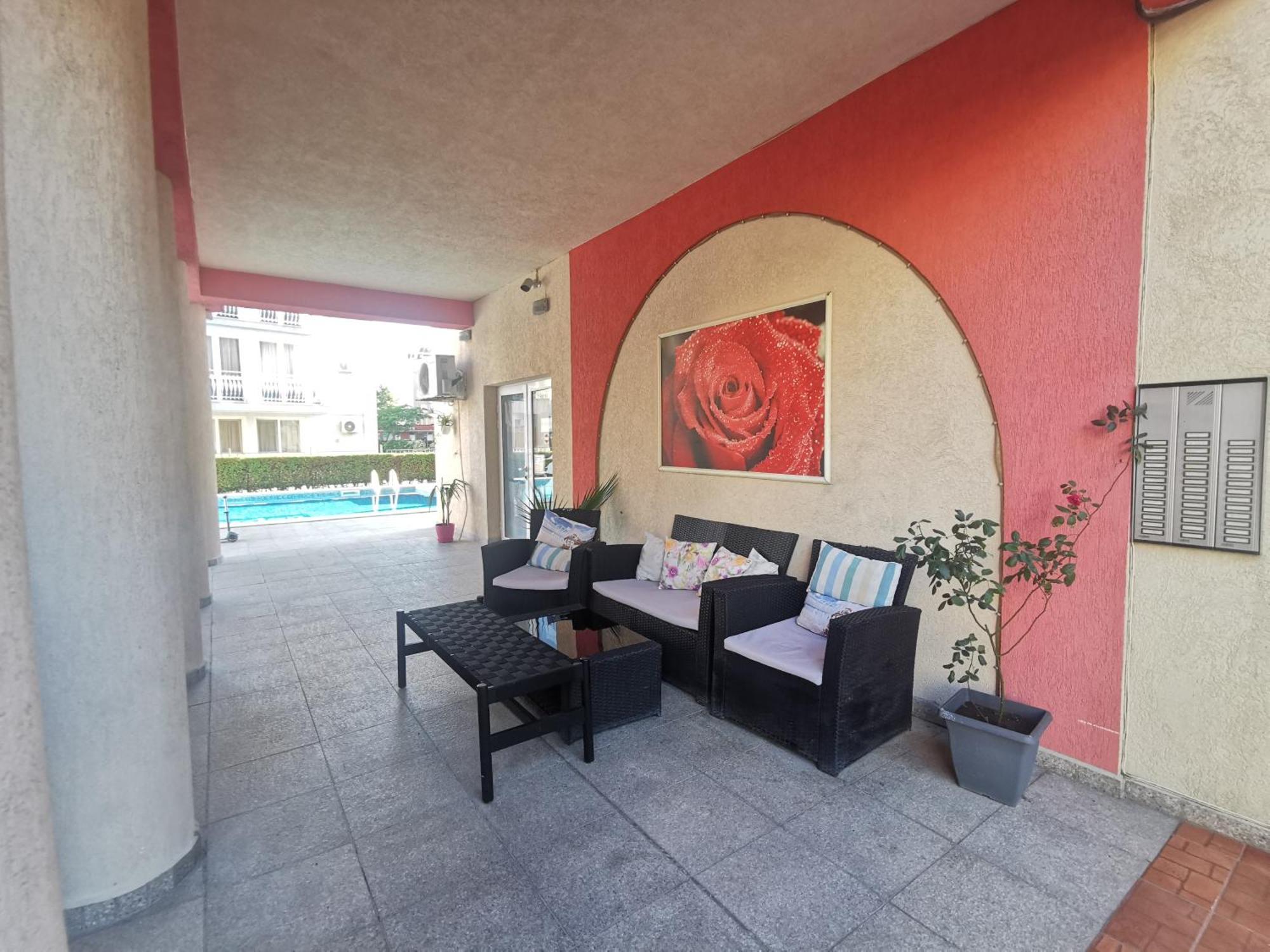 Rose Garden Omax Apartments Pantai Sunny Bagian luar foto