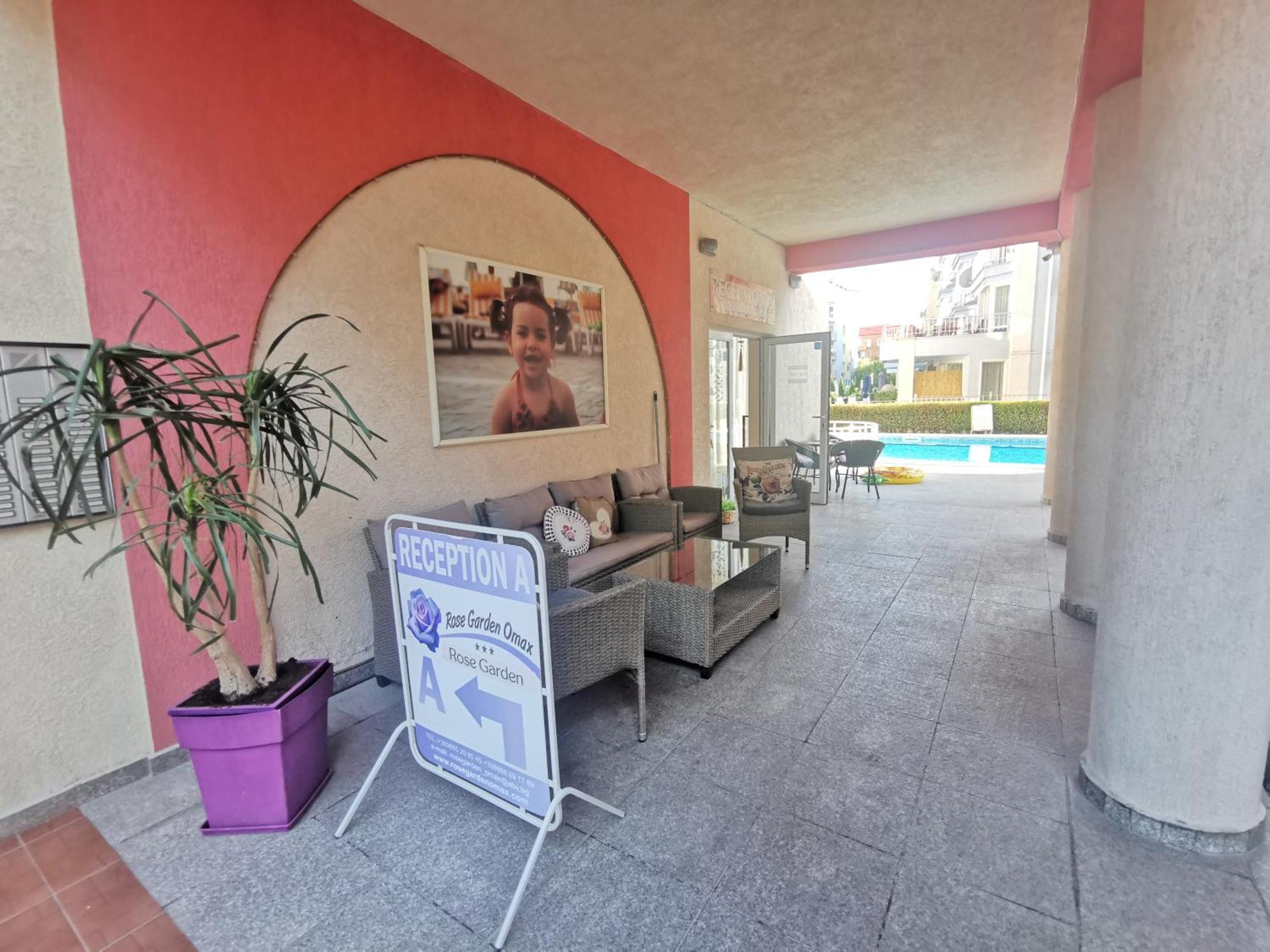 Rose Garden Omax Apartments Pantai Sunny Bagian luar foto