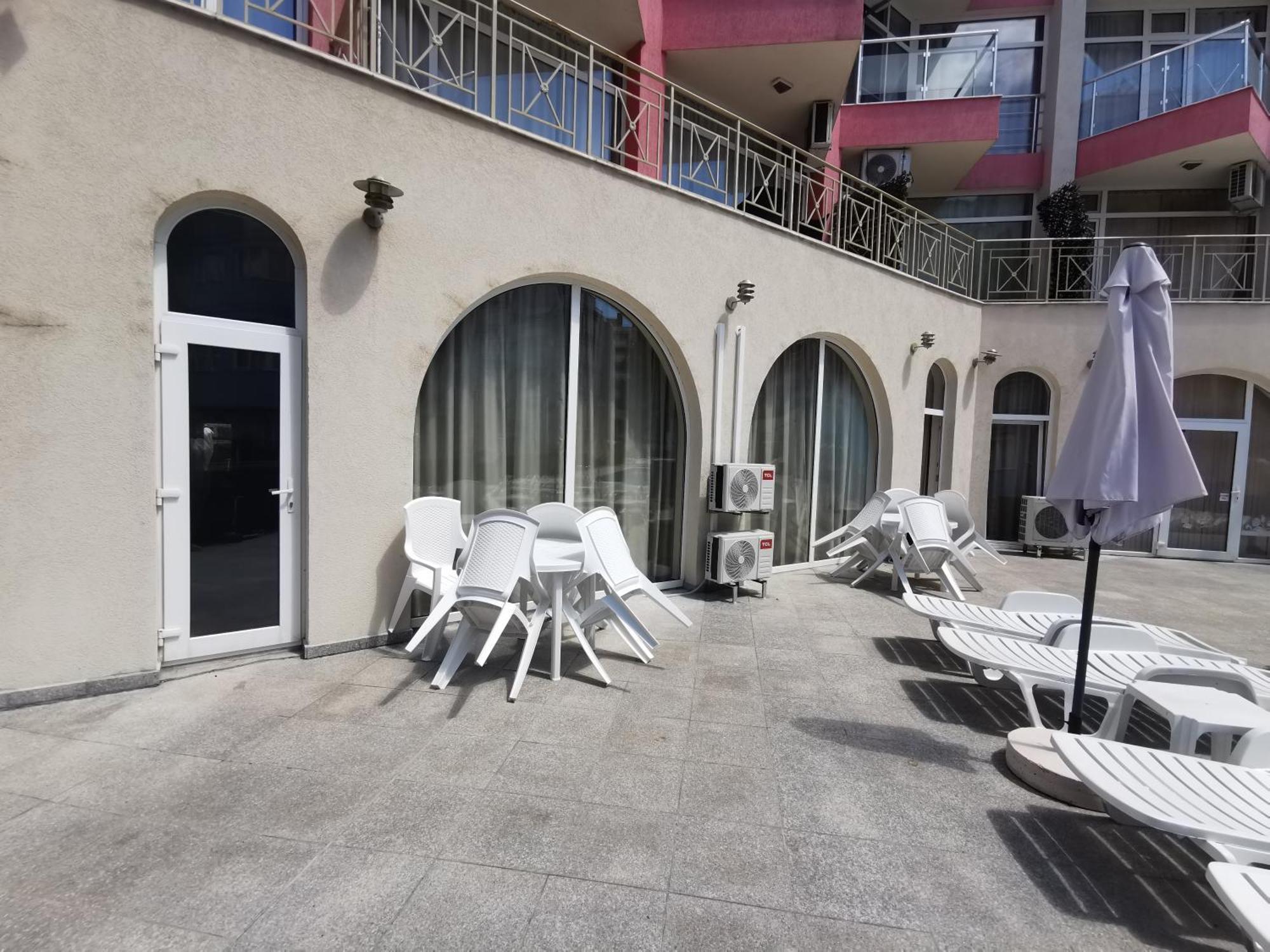 Rose Garden Omax Apartments Pantai Sunny Bagian luar foto